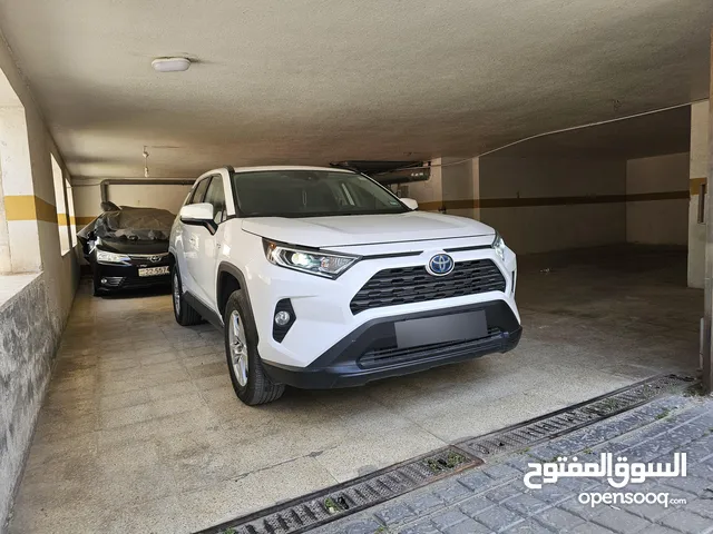 راف فور وارد XLE بدون حادث بحالة ممتازه ومشي قليل