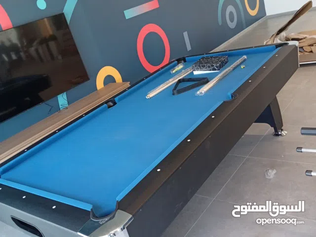 طاوله بلياردو 8 قدم خشب كامل جديد بالكرتونه مع كامل أغراضها
