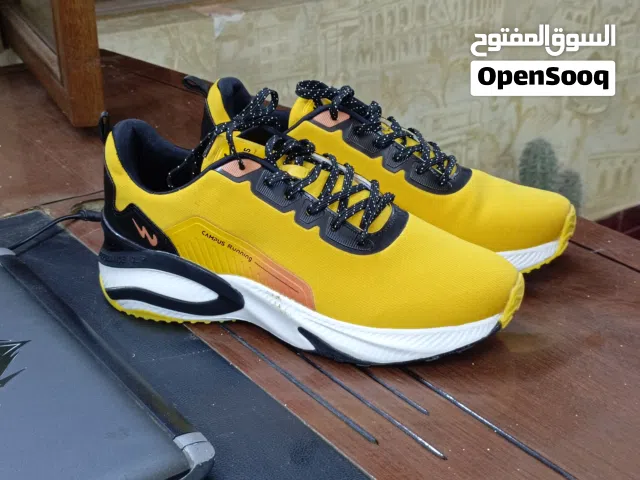 حذاء اصفر رياضي هندي ماركة كومبوس استيراد خاص طبي