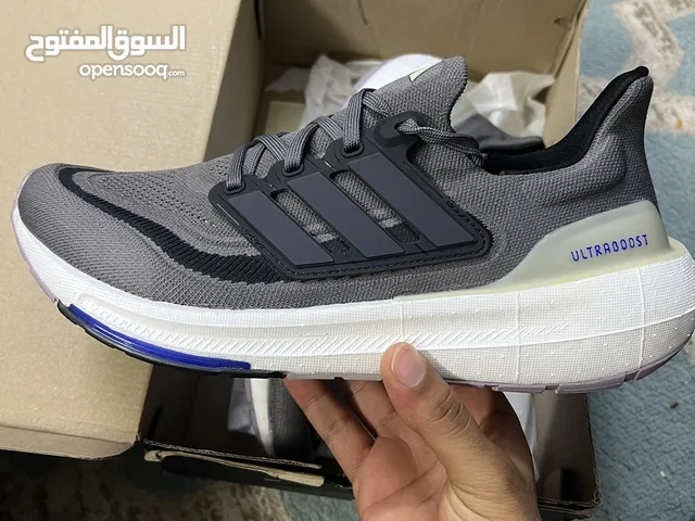 41.5 Sport Shoes in Jeddah