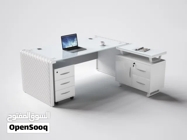مكاتب ادارية وموظفين