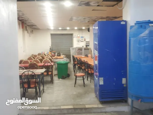 مطعم للبيع بكل شي فيه 12مليرن قابل لتفاوض سبب البيع محتاج ولا مراح يبيع