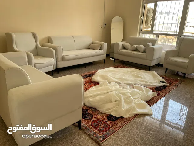 تخم قنفات غير مستعمل للصالة 5 قطع لون اوف وايت فاتح