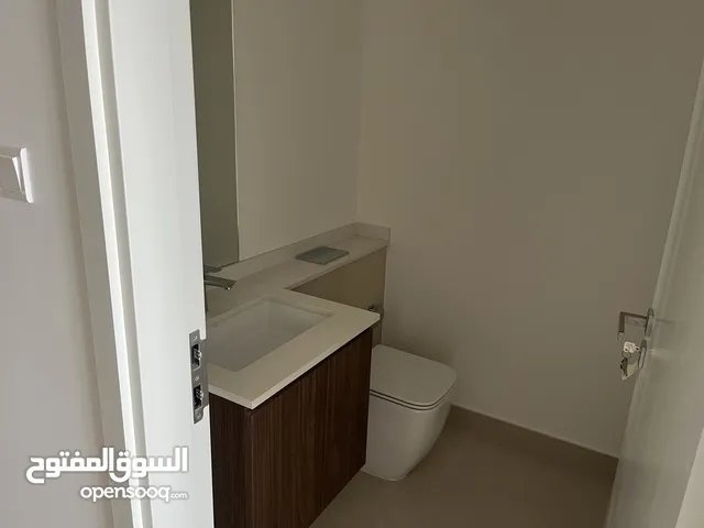 شقة الزاهية اب تاون
