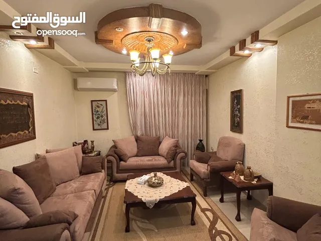 شقة للبيع من المالك مباشرة قرب مجمع عمان مساحة 127متر  