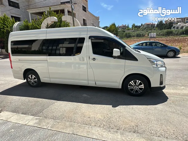 توصيل الى سوريا ولبنان والشام باحدث السيارات والباصات استقبال من المطار والمعابر الحدودية خدمه آمنه