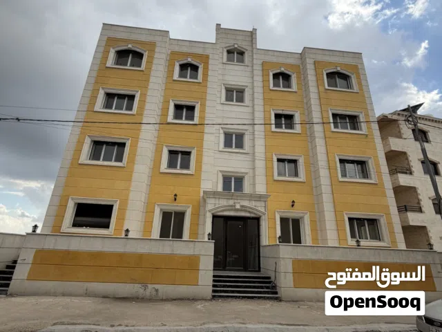 شقق فخمة للبيع في السلط 155م  3 غرف  تشطيب فاخر  مصعد  طابق أول وثاني وثالث