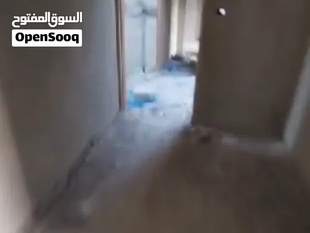 البنا 300 متر  الارض دونم و200 متر شارع 100 قيد الانشاء