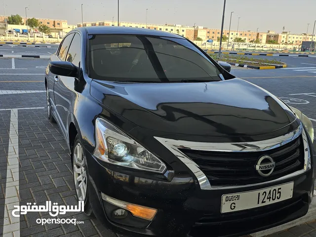 Nissan Altima 2015 very good condition