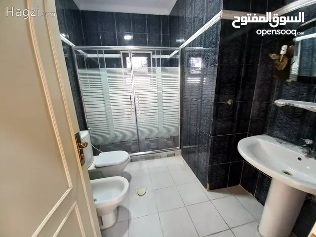 شقة غير مفروشة للإيجار 200م2 ( Property 15493 ) سنوي فقط