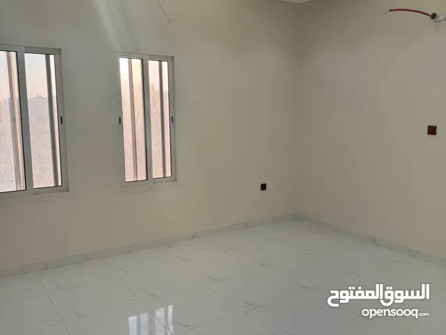 216 m2 3 Bedrooms Apartments for Rent in Al Jubail Al Rawdah