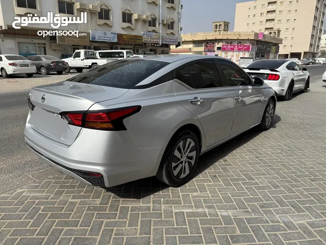نيسان التيما 2020 حادث بسيط جدا نضيف جدا اوراق جمارك خالي من الصبغ