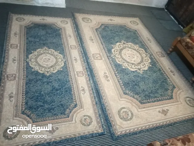 سجادة عدد 2 الأولى طول مترين عرض متر الثانية طول مترين ونص عرض متر ونص +ممرات سجاد عدد 3 نضيف للبيع