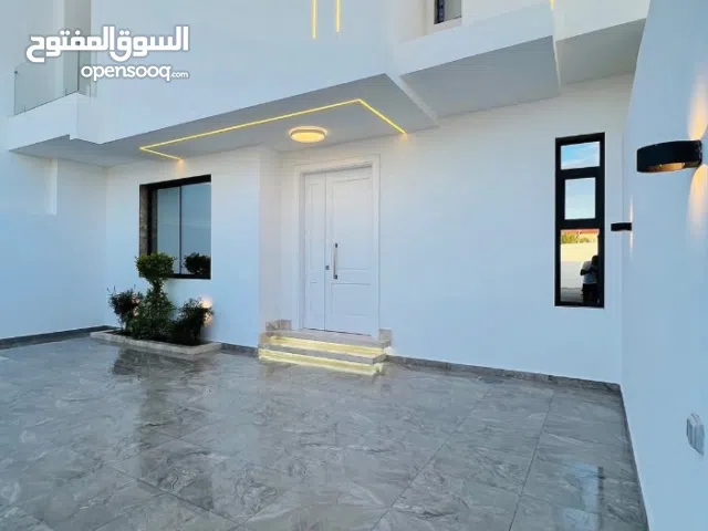 500 m2 More than 6 bedrooms Villa for Rent in Tripoli Al-Serraj