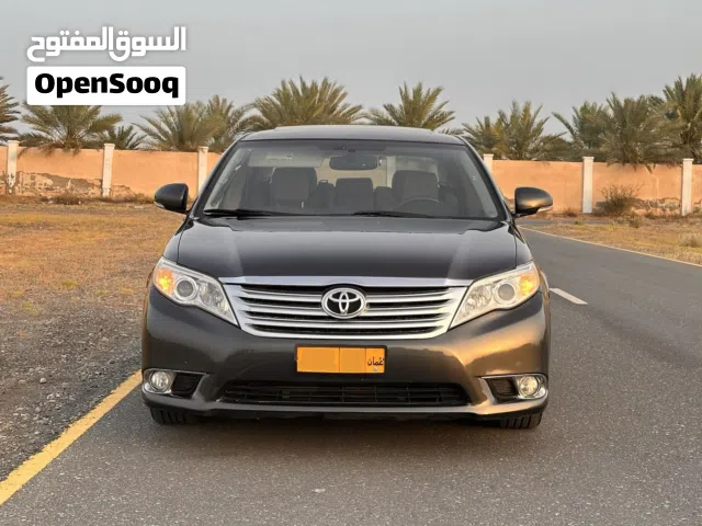 2012 تويوتا افالون Limited