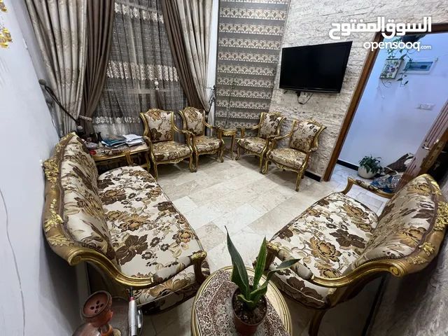 التخم مصري خشب زان 9مقاعد وطبلات وحدة كبيرة واثنين اصغارالسعر مليون
