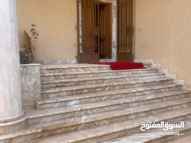 600 m2 More than 6 bedrooms Villa for Rent in Tripoli Edraibi