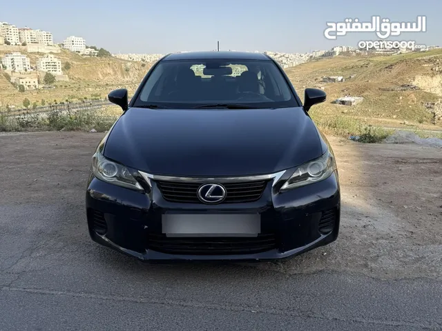 Lexus CT200h (2012)