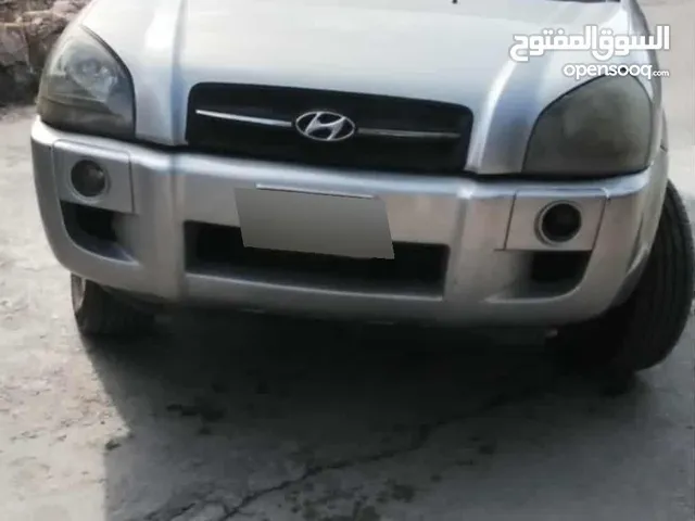 هونداي توسان موديل 2005للبيع لتواصل عبر واتس سياره لا ينقصها اشي الدفع كاش فقط والسعر قابل للتفاض