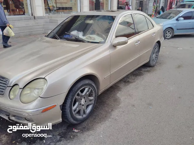 مرسيدس بنز موديل 2004 م طراز E320 وكاله البيع للحاجه بسعر 2500 دولار قابل للتفاوض حاجه بسيط بالمعقول