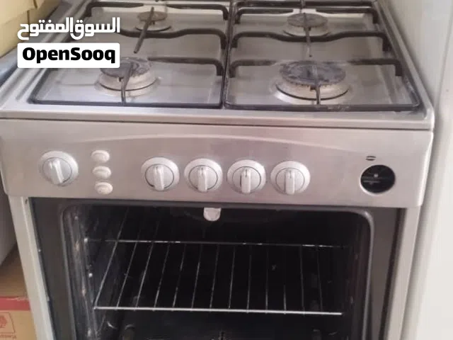 غاز 4 روس شعلة مع فرن مستعمل وفي حالة جيدة ونظيف ملاحظة : المفتاح المفقود في الصورة موجود راكب حاليا