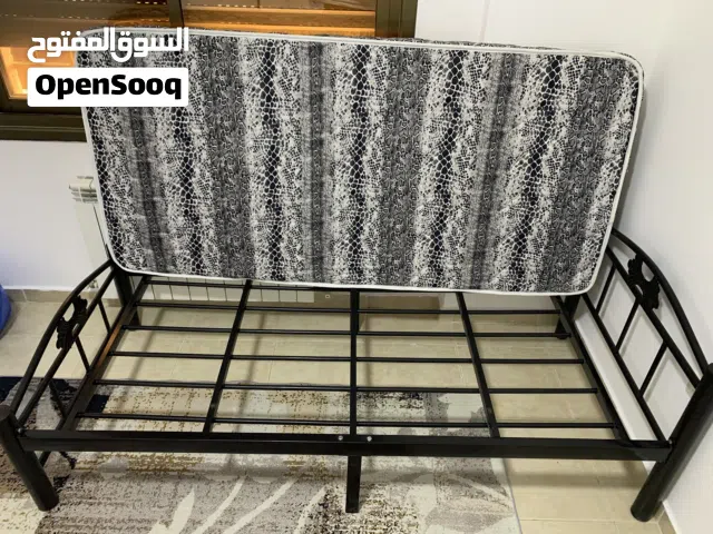 سرير حديد اسود 6 ارجل غير مستعمل