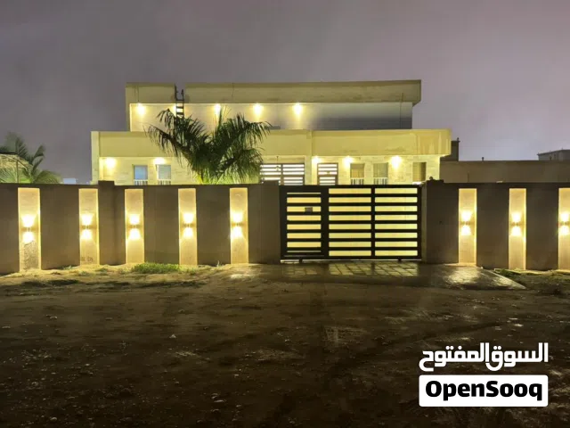 580 m2 4 Bedrooms Villa for Rent in Dhofar Salala