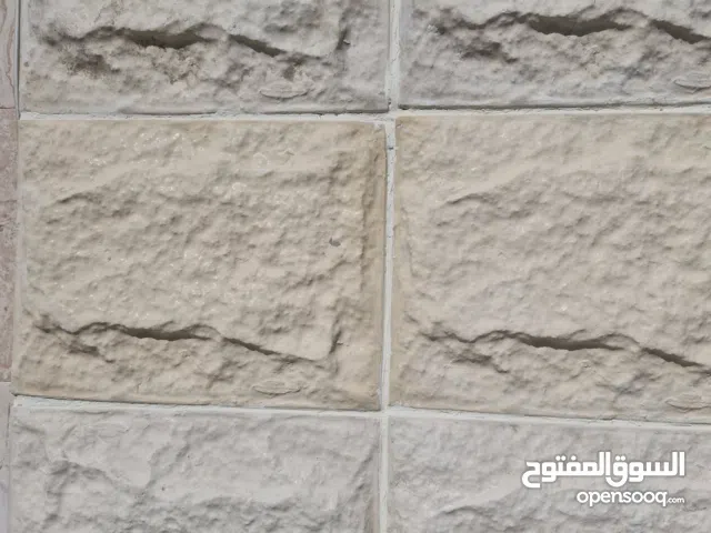 حجر للجدران حوالي 10 متر قديم غير مستمل