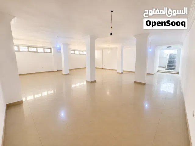 مخزن/بدروم للإيجار 137 م2 في الدهماني, قرب مصرف النوران — مع جراج كبير للتحميل والتنزيل