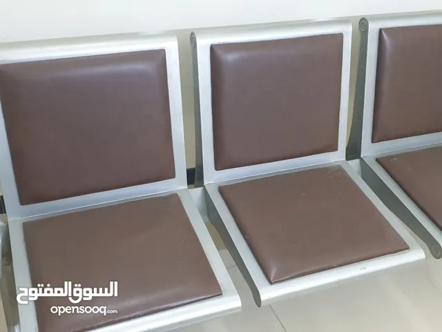 كراسي انتظار المنيوم جلد
