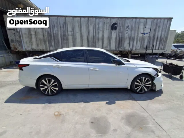 2019 نيسان التيما SR