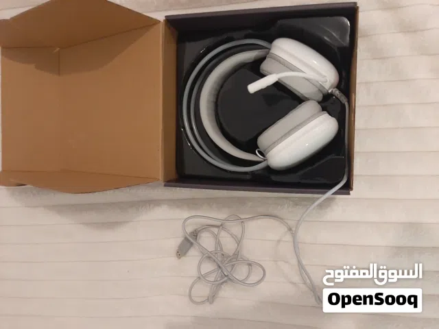 Gaming Headphones with microphone included !