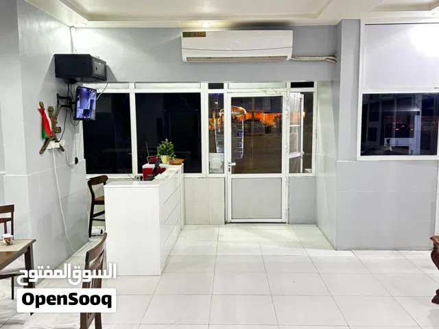 فرصة استثمارية واعدة – مطعم ومقهى للبيع بإطلالة بحرية