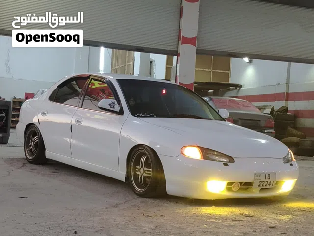 1995 هيونداي افانتي Standard