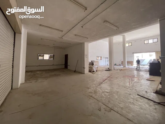 Spacious 1200 sqm warehouse for rent in Wadi al Kabir rent OMR 1900 only!!