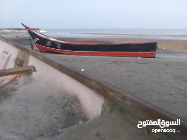 قارب صيد نوع هوري 2024  8 متر شبه جديد بدون محرك