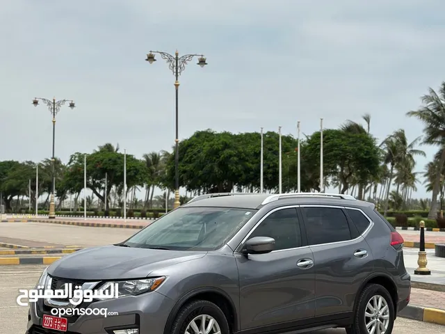 SUV Nissan in Dhofar