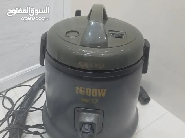 مكنسه كهربائيه 1600W مخزنه من فتره و حالتها جيده جدا ( الوصف مهم )