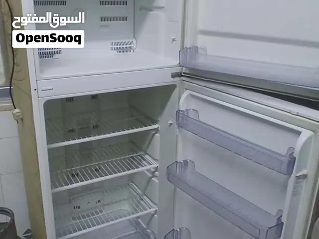 ثلاجة وفرن بحالة ممتازة