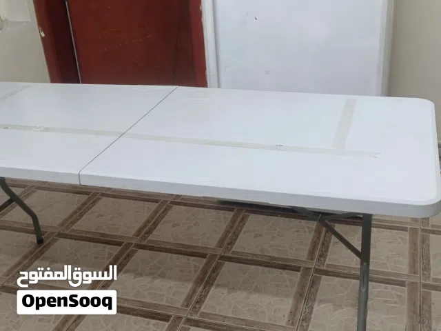 طاوله ابيض نظيف جدا مترين