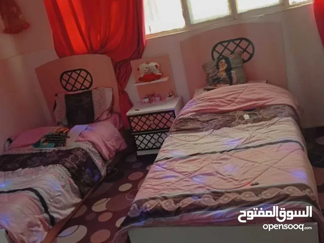 غرفة بنات بحاله ممتازه