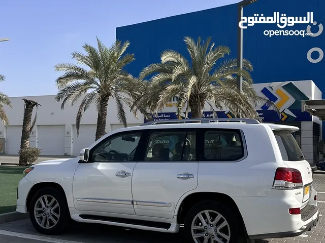 لكزس LX570 السياره ف قمة النظافه صبغ الوكاله