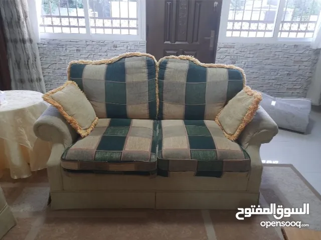 طقم كنب بوضع جيدجدا 7 مقاعد