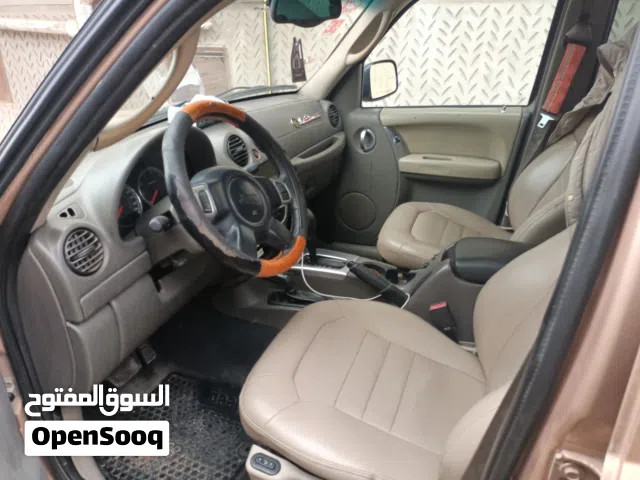 2004 جيب ليبرتى Sport