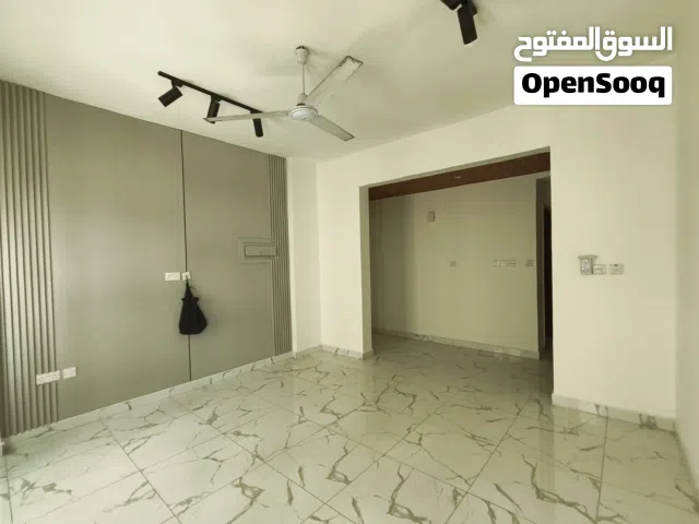 90 m2 2 Bedrooms Apartments for Rent in Muscat Al Maabilah