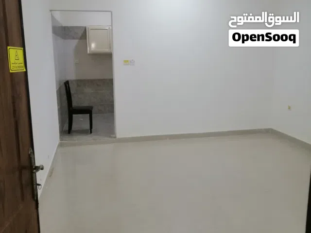 Studios for rent in Salmiya block 12close to the old market... استديوهات للايجار بالسالميه