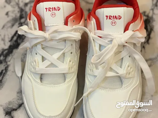 White Sport Shoes in Amman