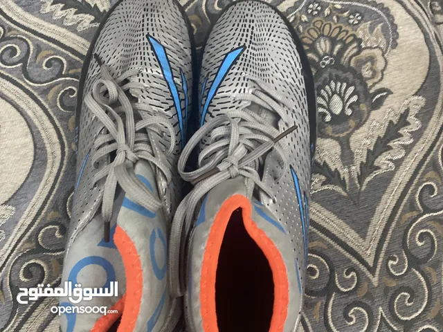 حذاء للبيع كره قدم