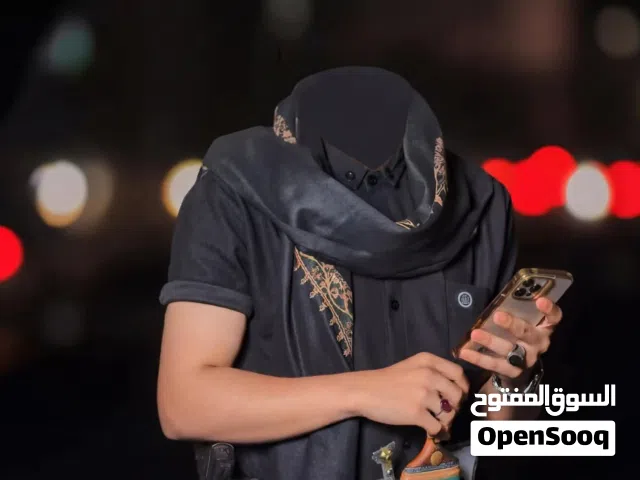 ملبس رجل روعه في ضخفضات منسبه