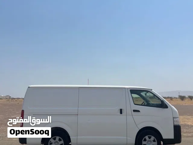 Rent a Toyota Hiace bus monthly لي الايجار باص تويوتا هايس مسقط